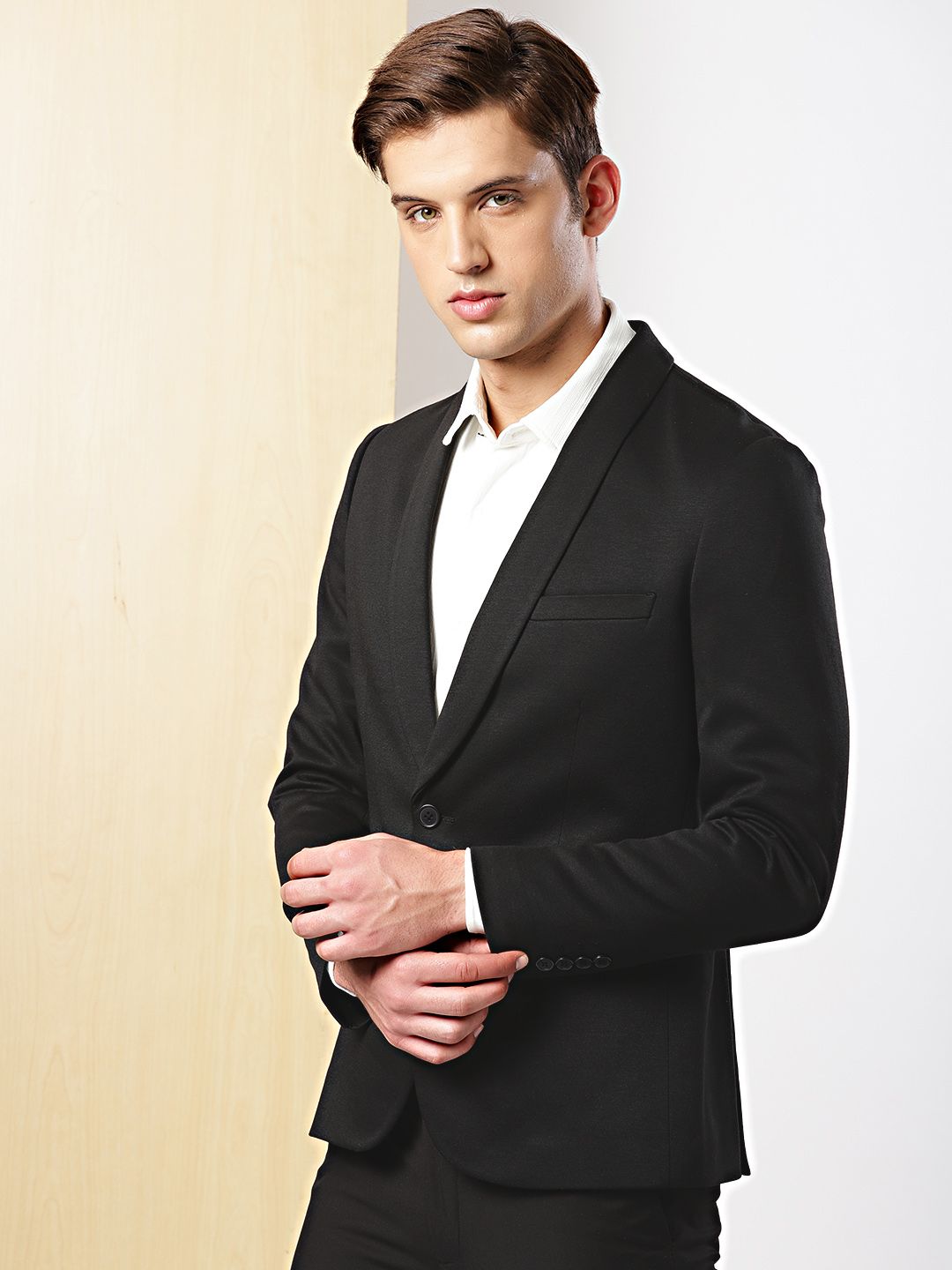 INVICTUS Men Black Single-Breasted Blazer