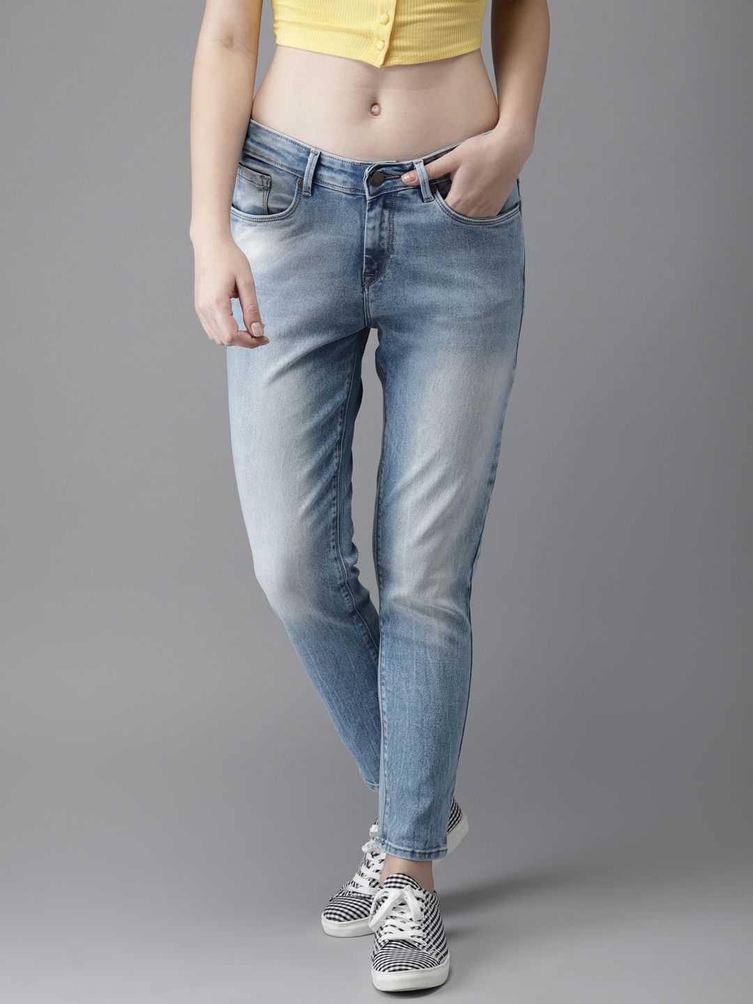 HERE&NOW Women Blue Skinny Fit Mid-Rise Clean Look Stretchable Cropped Jeans