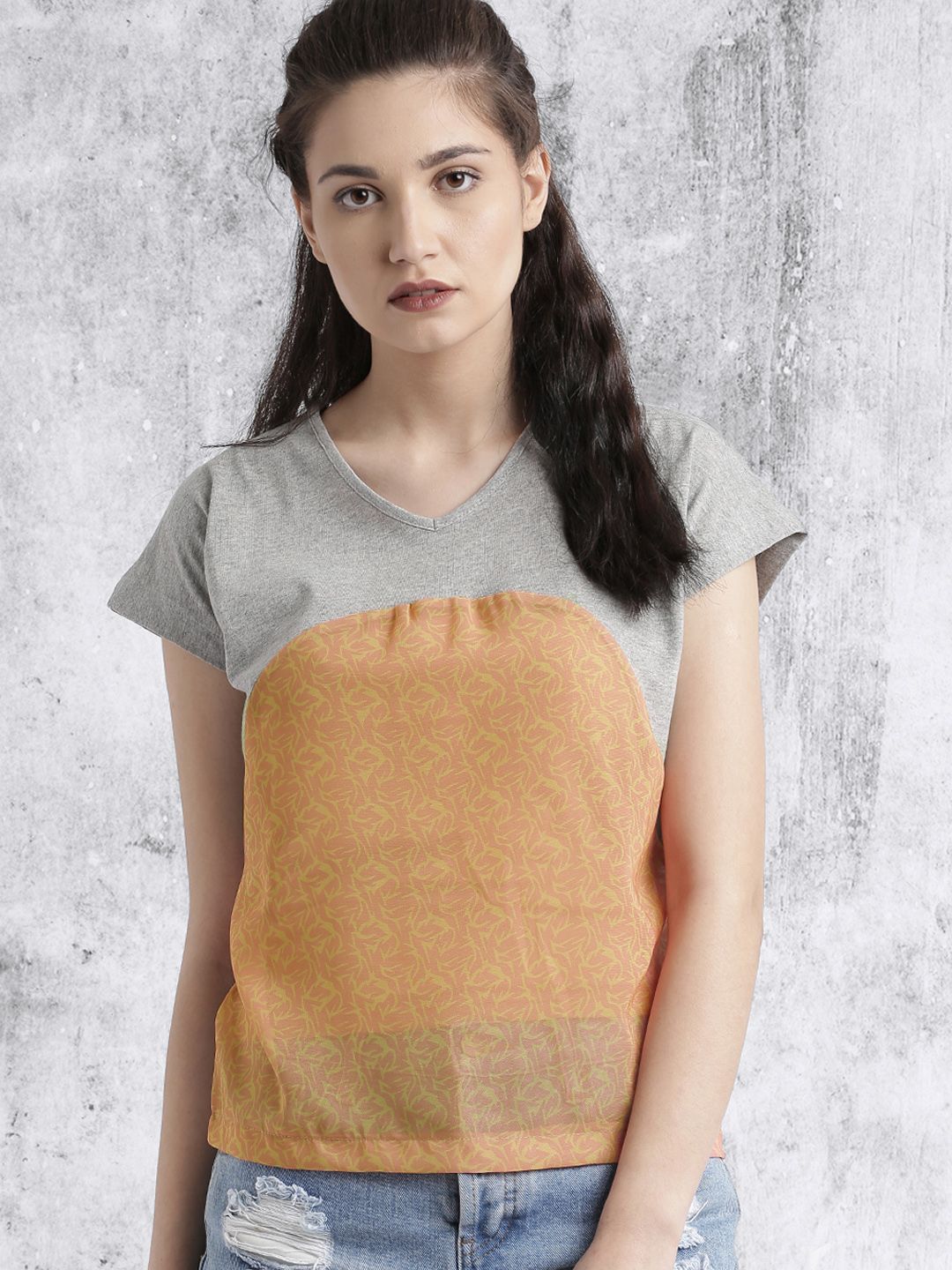 Roadster Women Grey Melange & Peach-Coloured Printed Top