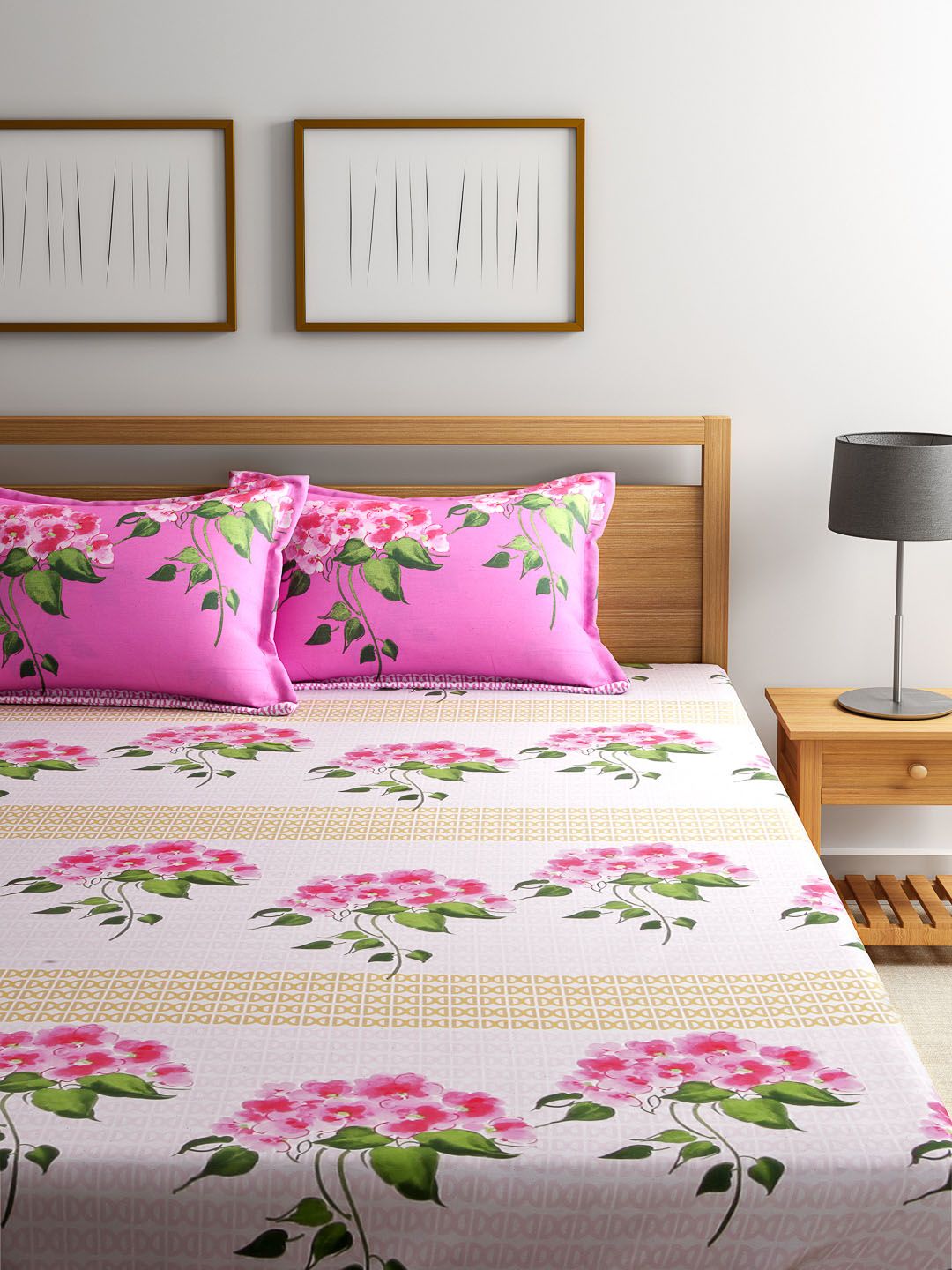 Bombay Dyeing Pink & White Cotton 144 TC Double Bedsheet with 2 Pillow Covers