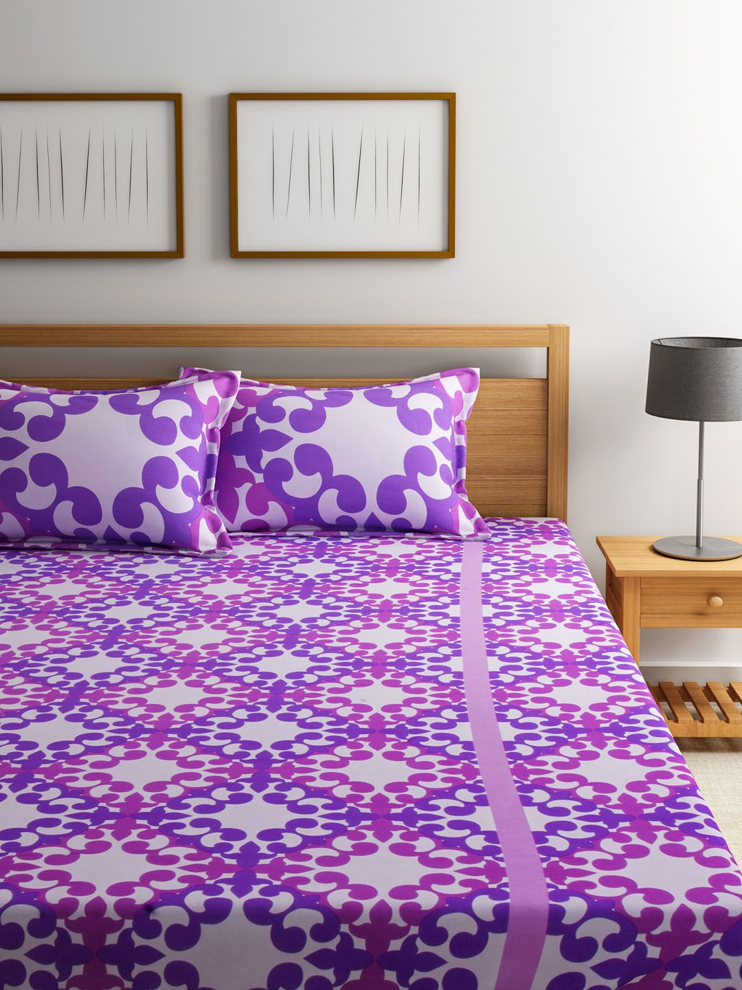 BOMBAY DYEING Purple & Magenta Printed Cotton 120 TC Double Bedsheet with 2 Pillow Covers