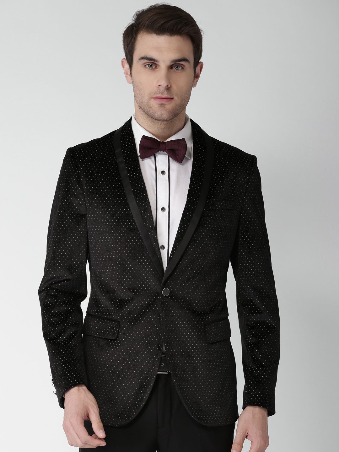 INVICTUS Black Patterned Slim Fit Single-Breasted Velvet Party Tuxedo