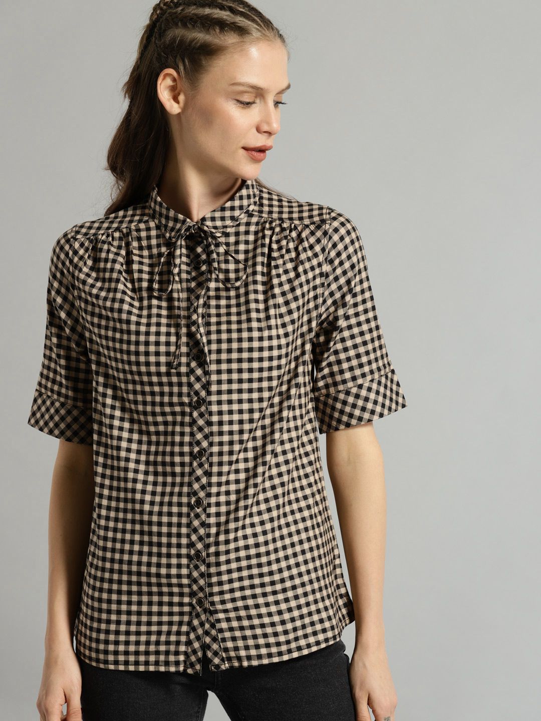 Roadster Women Beige & Black Regular Fit Checked Casual Shirt