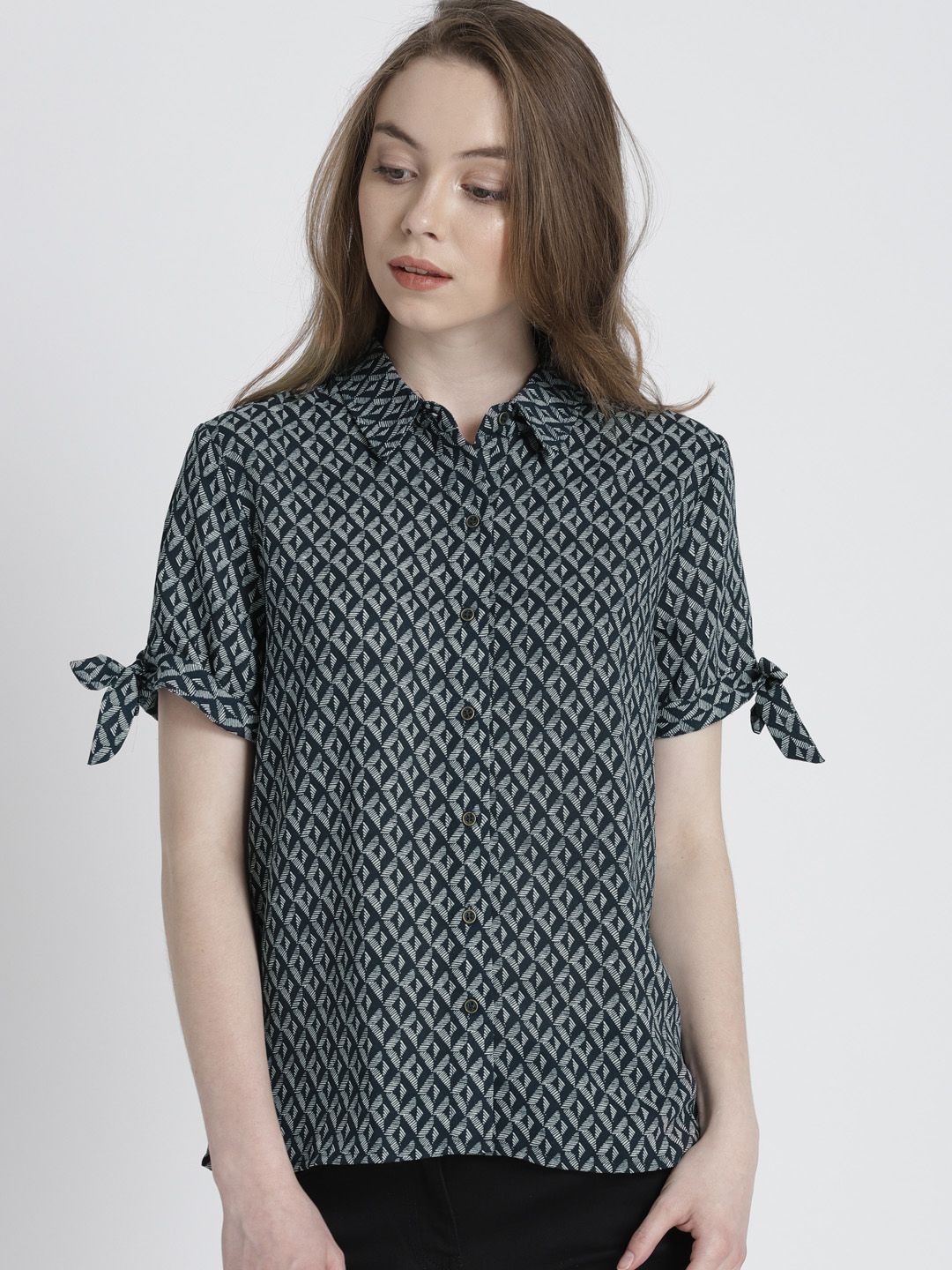 Chemistry Women Navy Blue & Cream Regular Fit Printed Casual Shirt