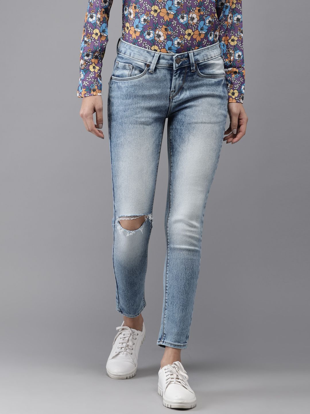 Moda Rapido Women Blue Skinny Fit Mid-Rise Slash Knee Stretchable Cropped Jeans