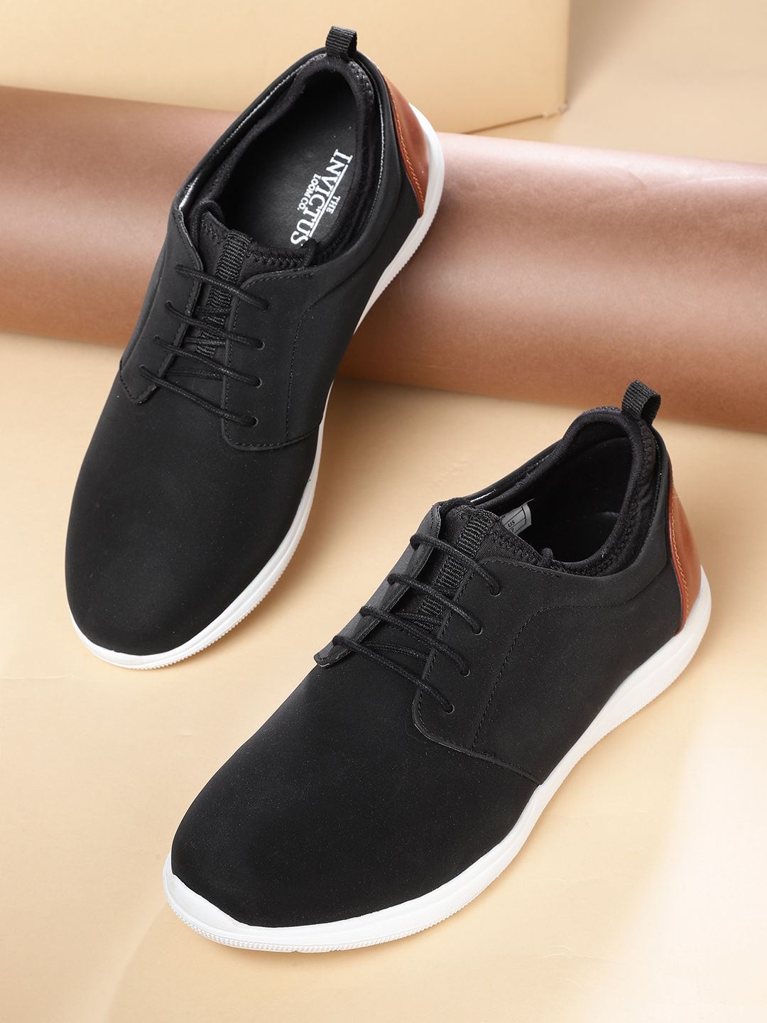 INVICTUS Men Black Sneakers