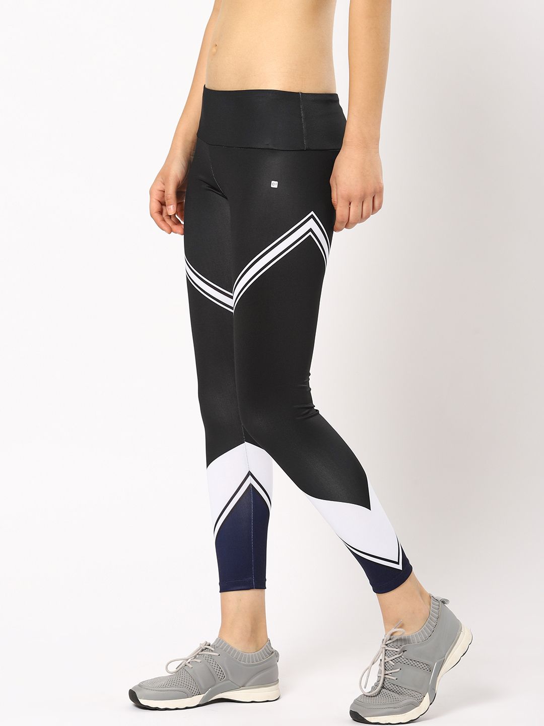 ether e+ Women Activewear Black & White e-dry Colourblocked Tights