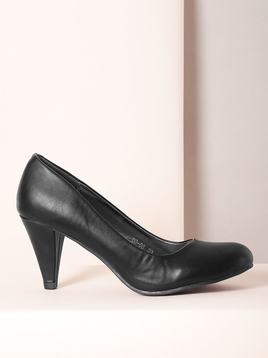 Mast & Harbour Women Black Solid Pumps