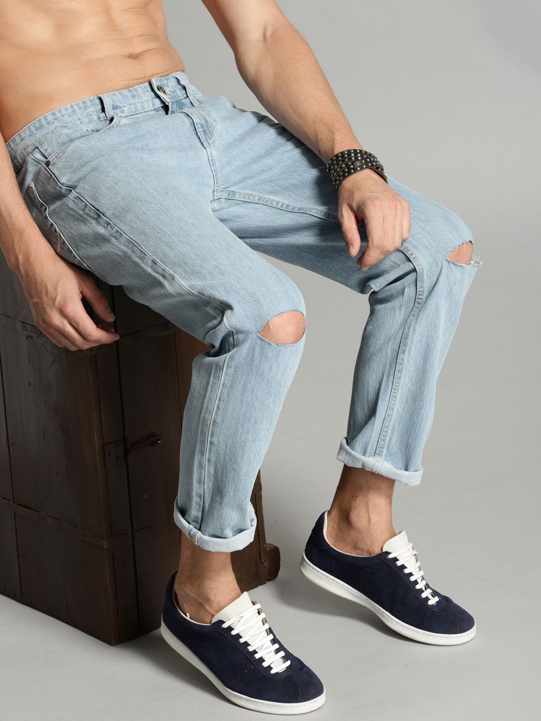 Roadster Men Blue Slim Fit Mid-Rise Slash Knee Jeans