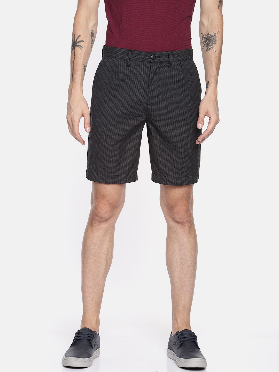 DC Men Charcoal Grey & Black Self Design Regular Fit Shorts