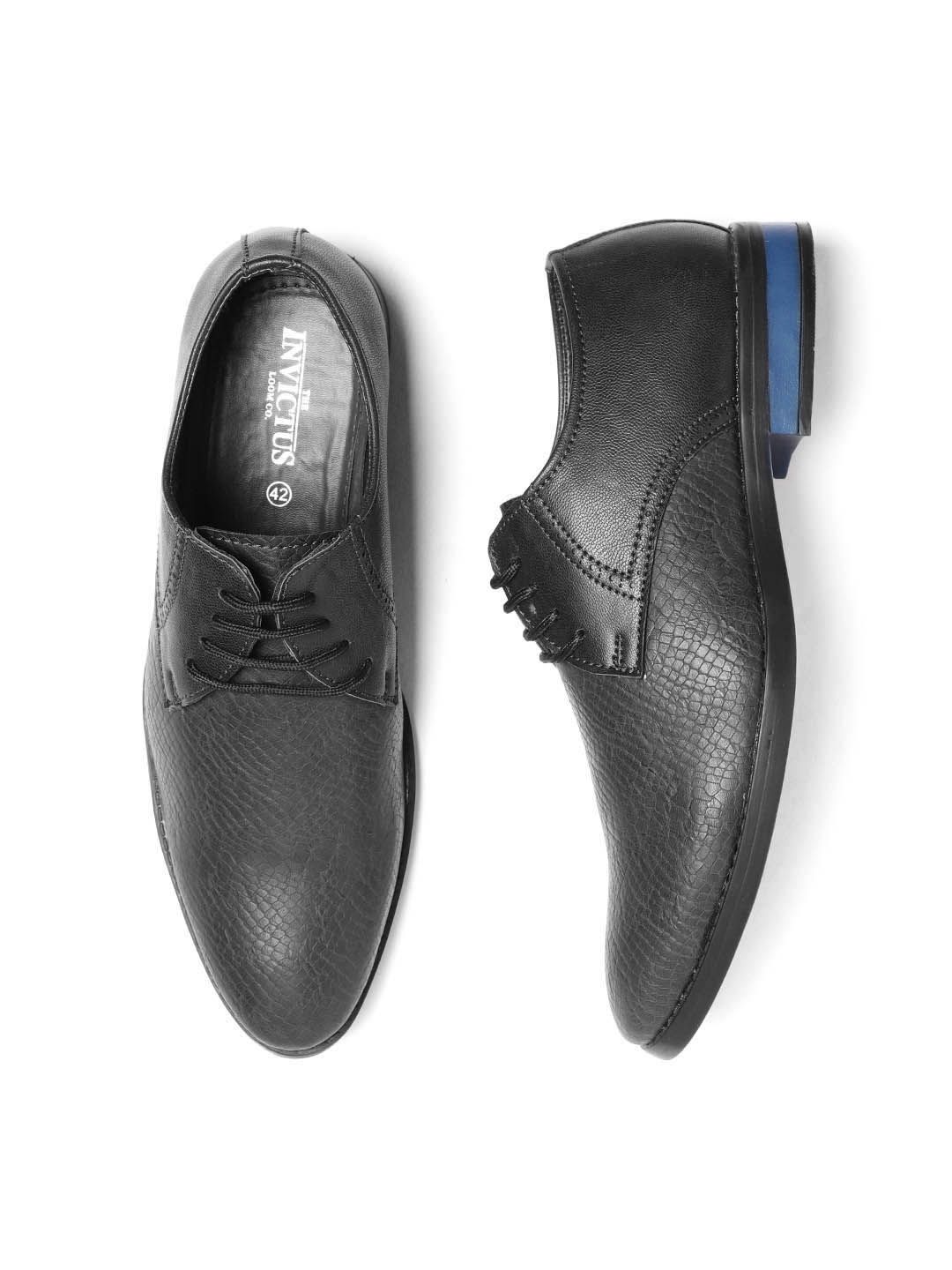 INVICTUS Men Navy Black Snakeskin Texture Semiformal Derbys